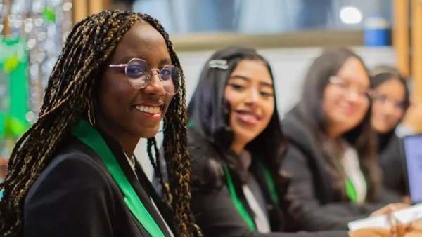 Top 5 de carreras del Sena con mayor demanda y mejor pago para estudiar en 2026