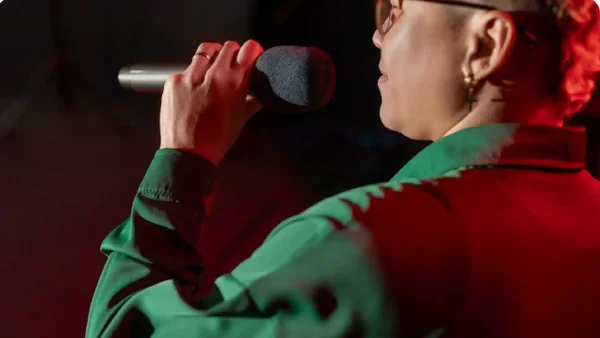 Cantante internacional murió en pleno vuelo hacia Estados Unidos: esto sucedió