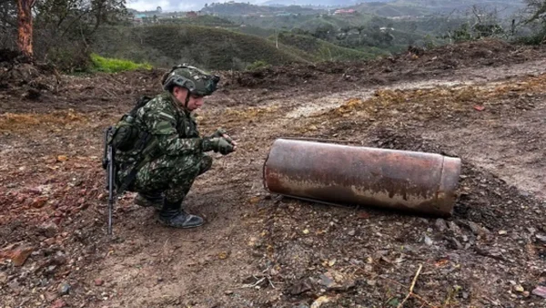 Ejército logró neutralizar seis explosivos improvisados que estaban en las vías de acceso a Anorí, Antioquia