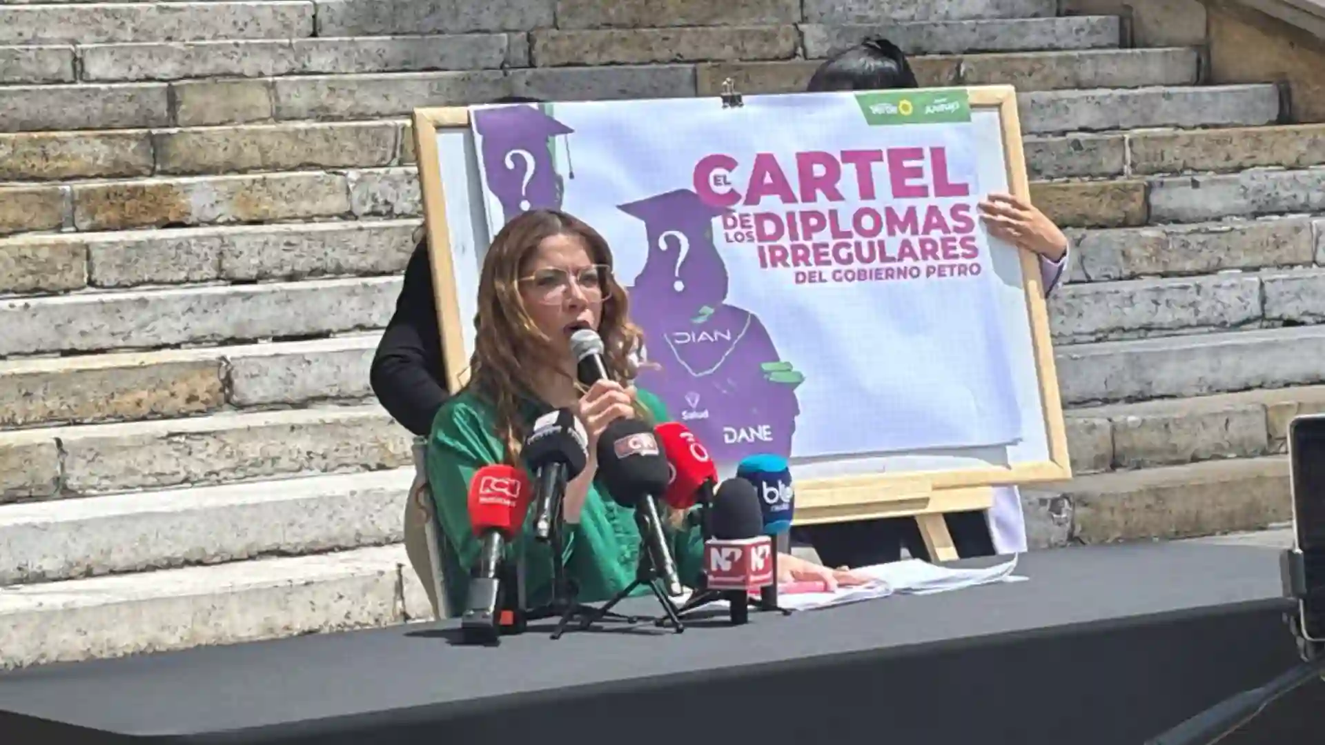 Serían 24 los funcionarios del gobierno Petro salpicados por irregularidades académicas en la Fundación San José