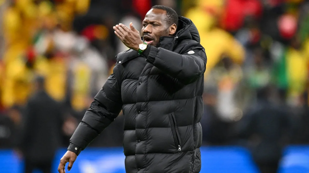 Drástica sanción para DT de Senegal por escándalo en la final de la Copa Africana