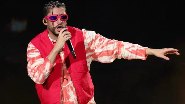 Usuarios denuncian altos precios en hospedajes de Medellín a días de los conciertos de Bad Bunny