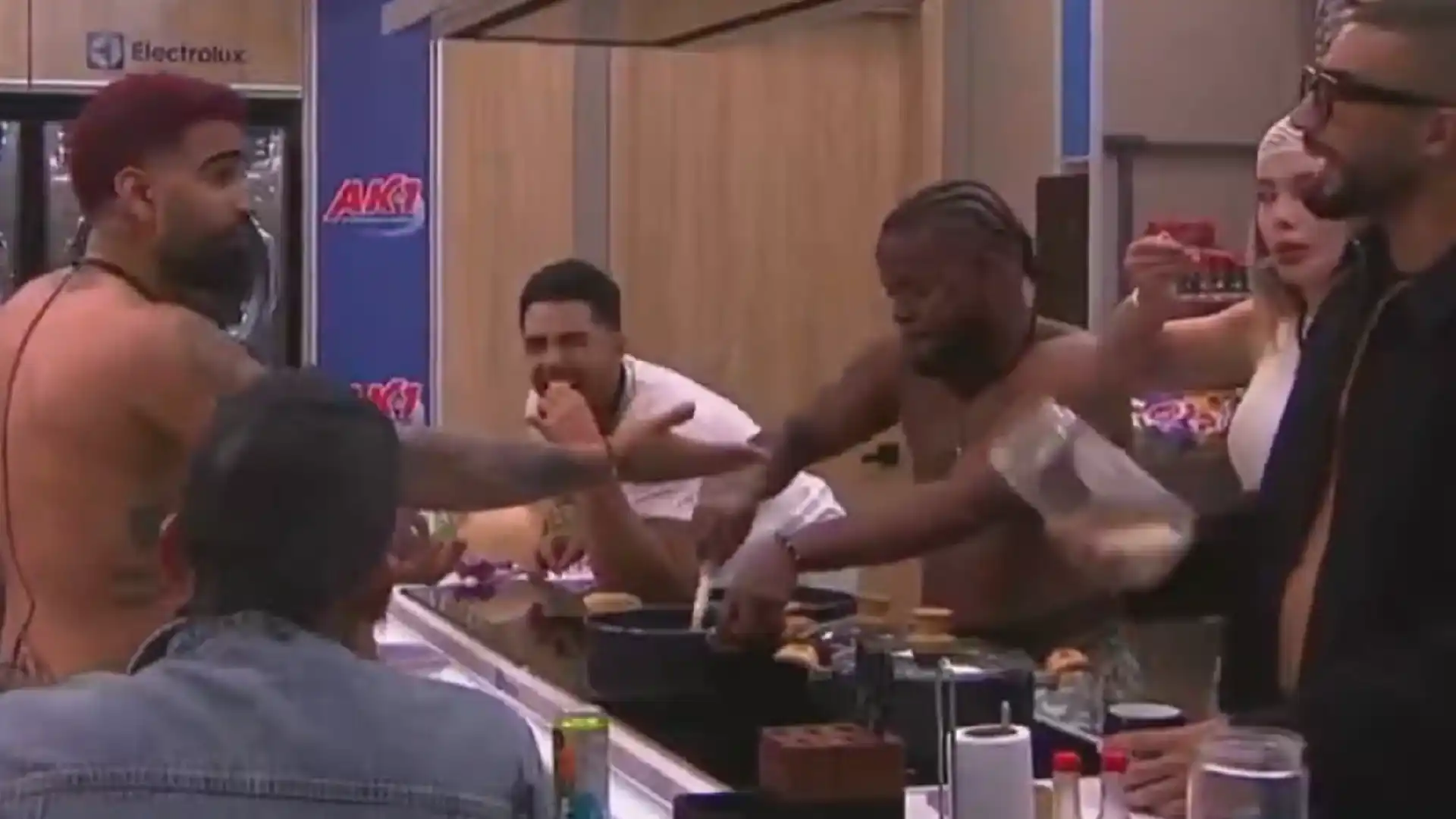 Pelea casa de los famosos