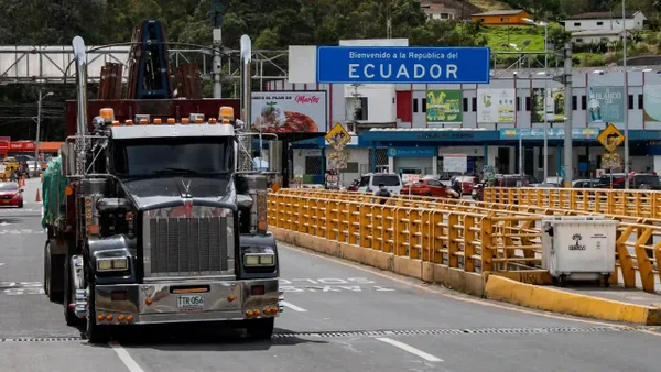 Ecuador impondrá nuevas tarifas al transporte de petróleo colombiano en medio de crisis arancelaria