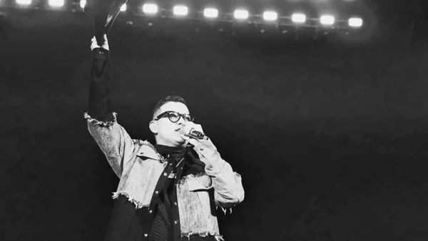 Mujer encontró extraños y curiosos elementos en el lugar del accidente en el que murió Yeison Jiménez y sorprendió al revelarlos