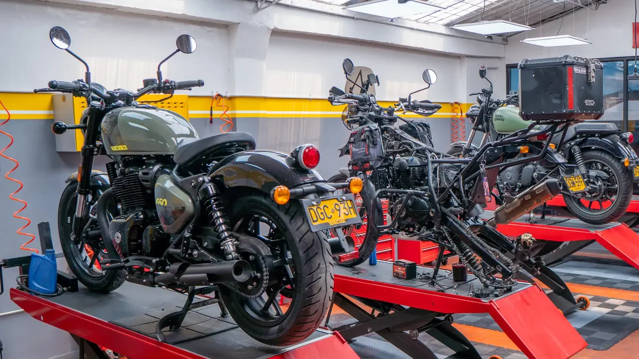 Reconocida marca está cambiando las reglas para los motociclistas en Colombia este 2026