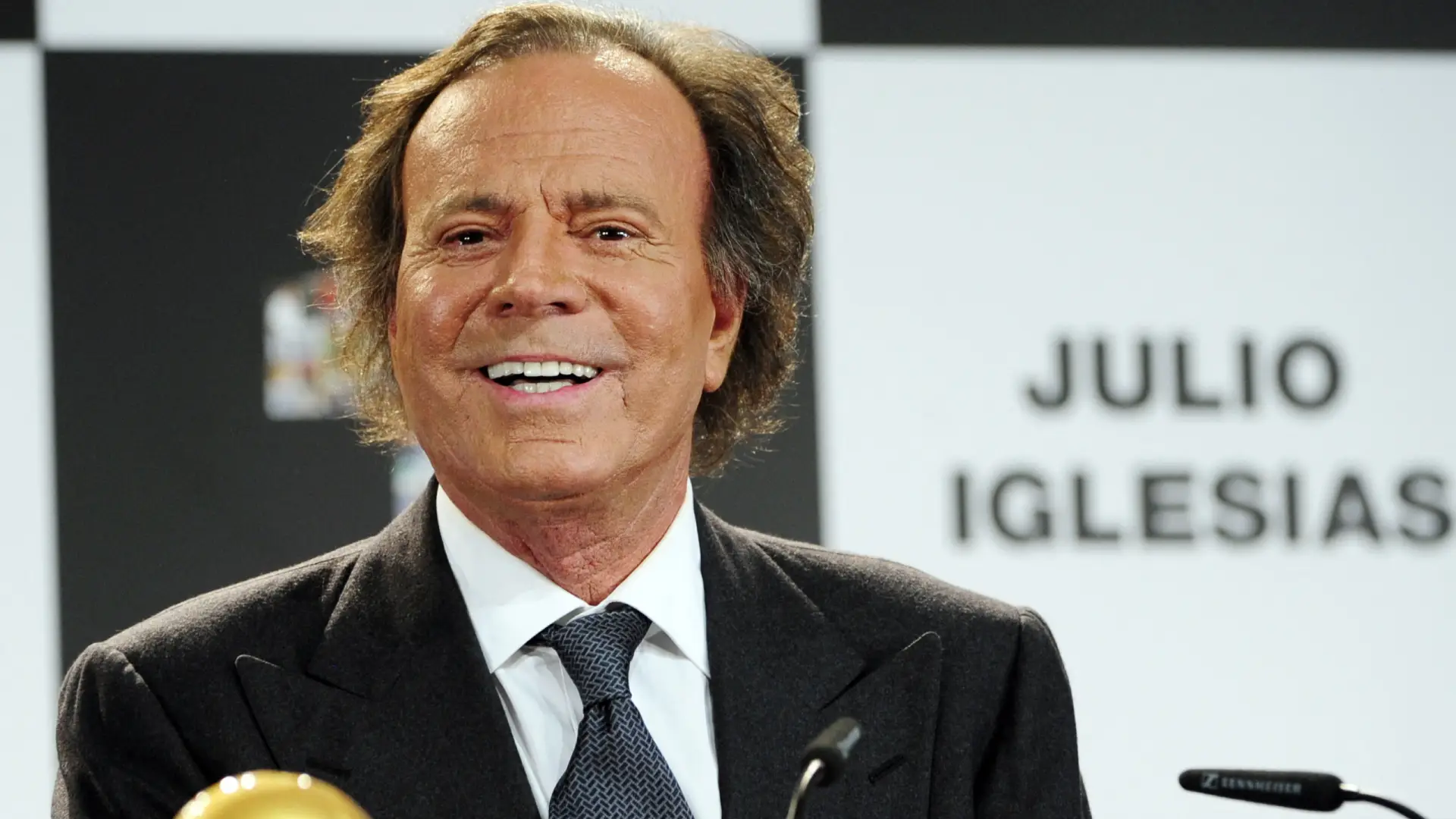 Denuncia contra Julio Iglesias