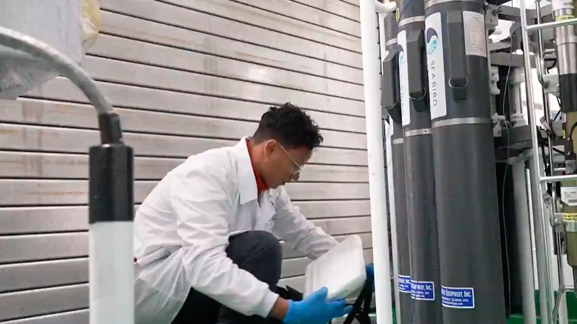 Equipo científico en el ARC Simón Bolívar estudia impacto del deshielo antártico en aguas de Colombia