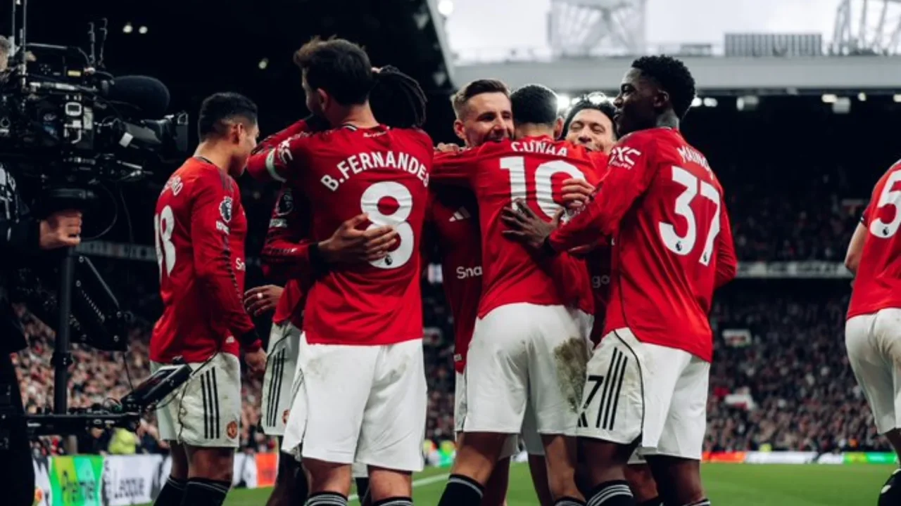 En un partidazo, Manchester United derrotó 3-2 a Arsenal como visitante: vea los goles