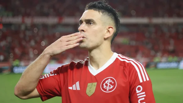 Rafael Santos Borré no se quiere quedar fuera del mundial: fue figura en el clásico Grenal