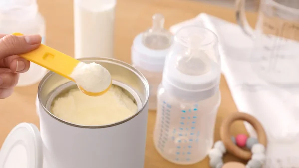 Alerta sanitaria del Invima ordena retiro inmediato de fórmulas para bebés por hallazgo de toxina