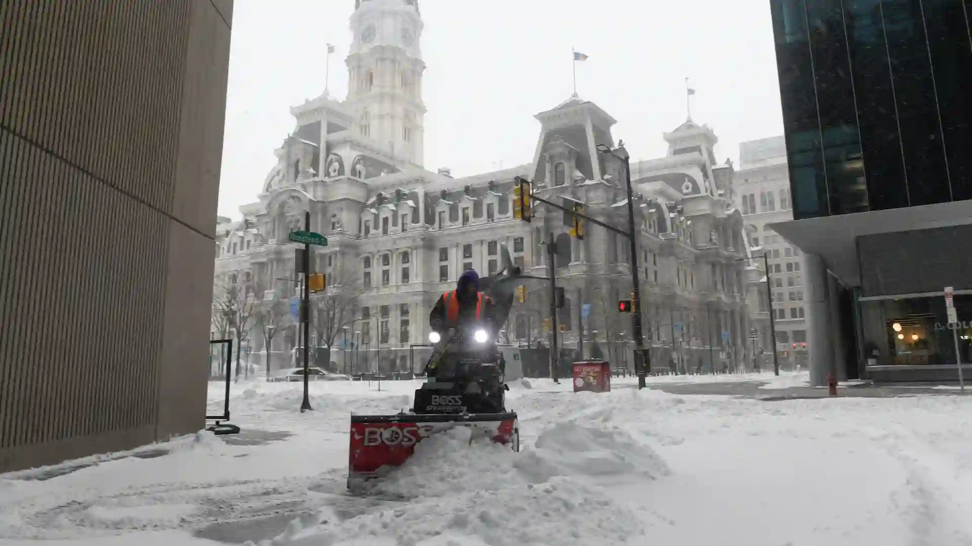 Son 24 regiones de Estados Unidos afectadas por la devastadora tormenta de nieve que deja 23 muertos