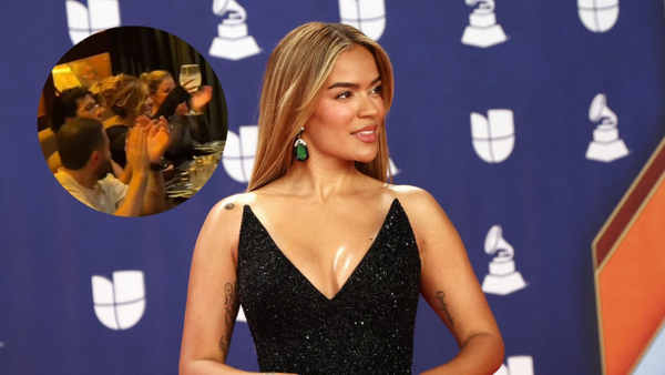 ¡Emotivo! Karol G tiene noble gesto con sus fanáticos que se encontraban en su restaurante