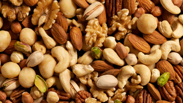 Beneficios desconocidos de los frutos secos para el corazón humano, según expertos