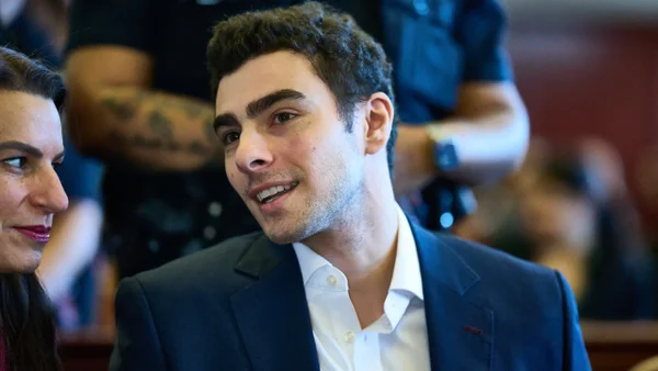 Descartan la pena de muerte para Luigi Mangione, señalado asesino de exdirector ejecutivo de UnitedHealthcare