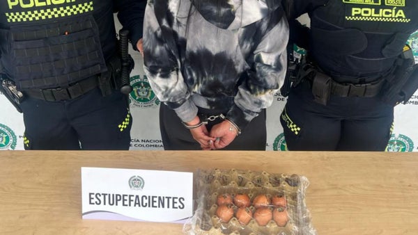 Capturan a mujer que intentaba ingresar marihuana oculta en huevos a estación de Policía en Usme Capturan a mujer que intentaba ingresar marihuana oculta en huevos a estación de Policía en Usme