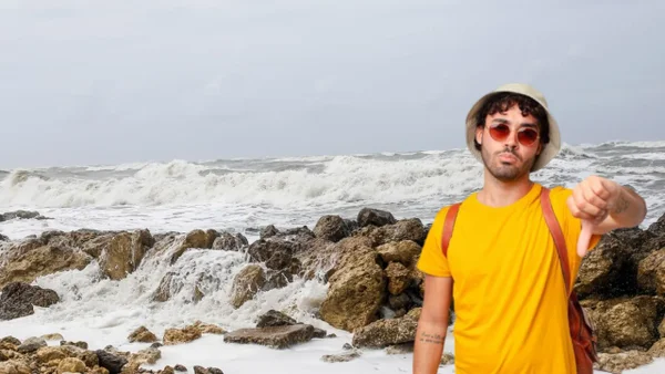 Cartagena desaconseja las actividades marítimas por oleaje intenso que podría alcanzar los tres a cuatro metros