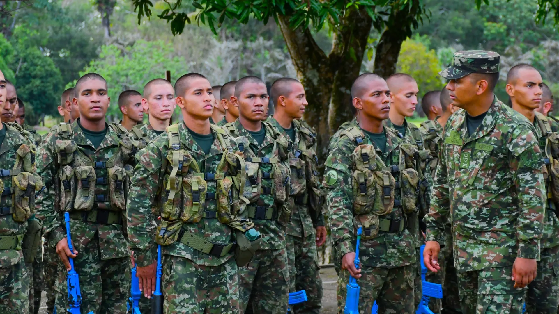 soldados servicio militar obligatorio en Colombia