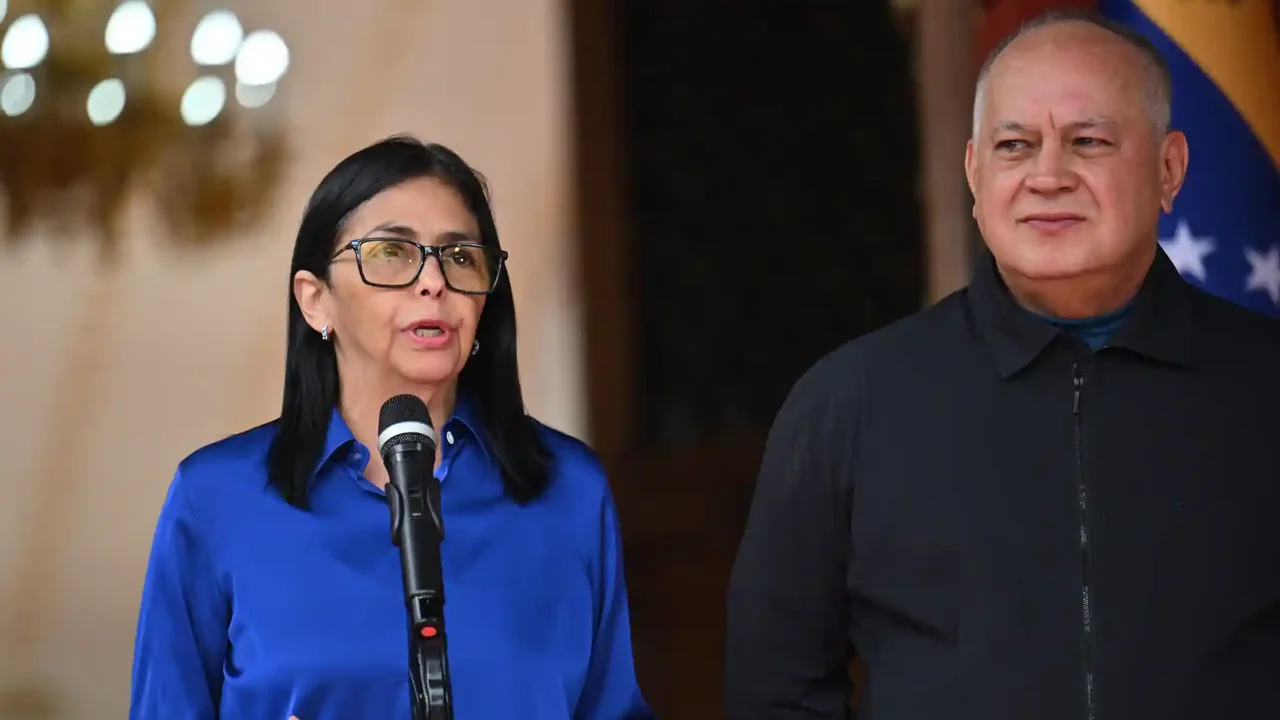Congresista de EE. UU. le pide a Delcy Rodríguez que entregue a Diosdado Cabello