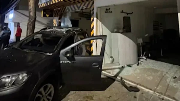 Imágenes | Borracho al volante desató caos al intentar evitar un retén en Bucaramanga