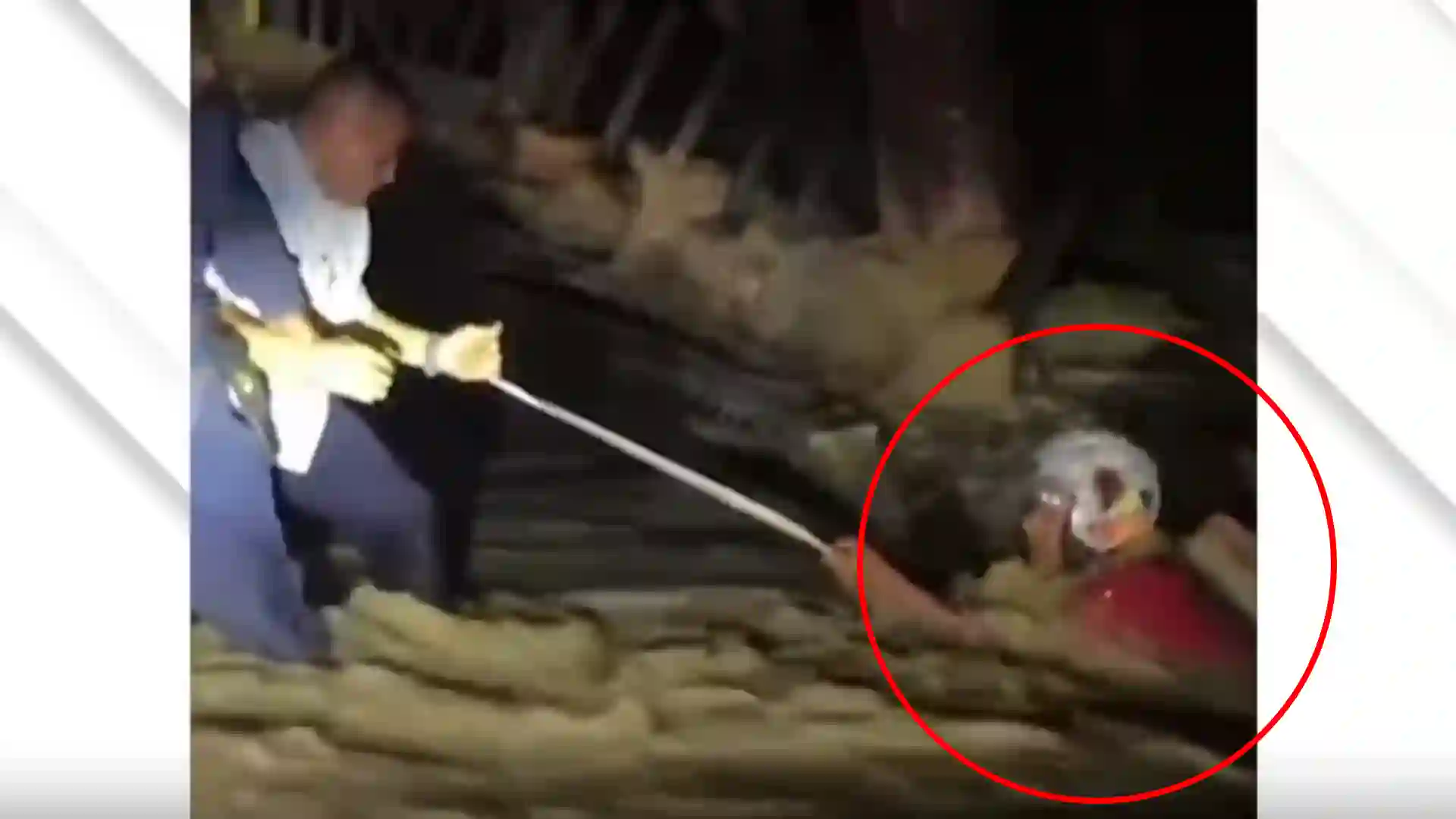 Gobernador de Córdoba y sus escoltas salvaron a motociclista que era arrastrado por un río