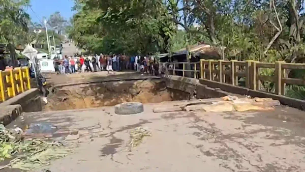 Caída de dos puentes deja incomunicadas a miles de personas en tres municipios del Urabá antioqueño