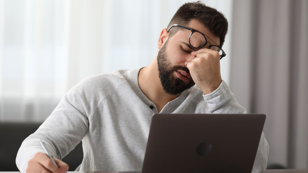 Cansancio diario: expertos explican por qué puede deberse a una deficiencia de hierro