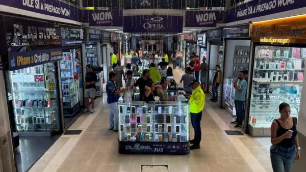 Megaoperativo permitió desmantelar red dedicada a modificar y revender celulares hurtados en Medellín