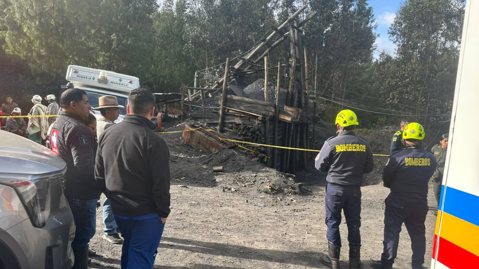 Recuperan el cuerpo de los mineros en Guachetá