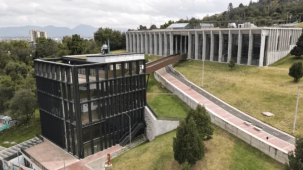 Abren más de 200 cupos gratis para aprender inglés en Suba: así puede inscribirse y acceder