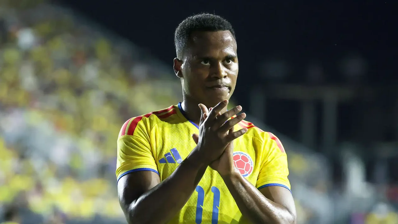Jhon Arias' Coach Brings Him Down to Earth with Controversial Statements About His Arrival at Palmeiras