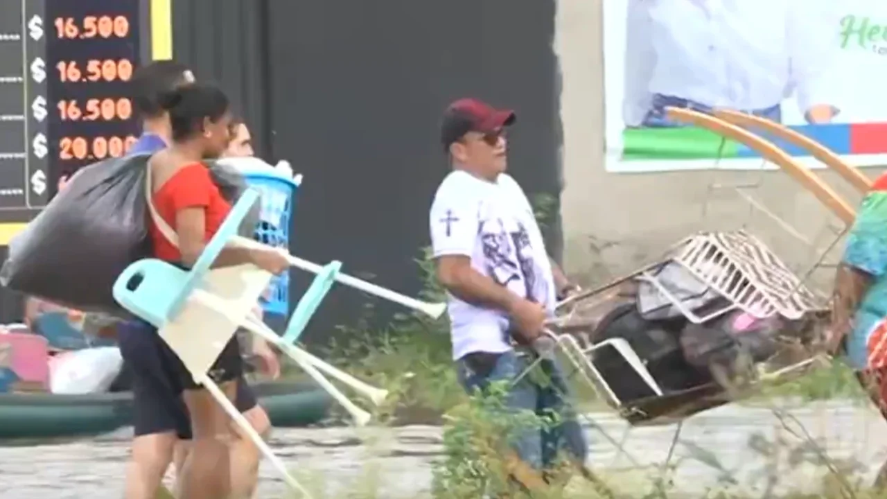 Solidarity in Montería: Neighbors Help Each Other Amidst the Crisis
