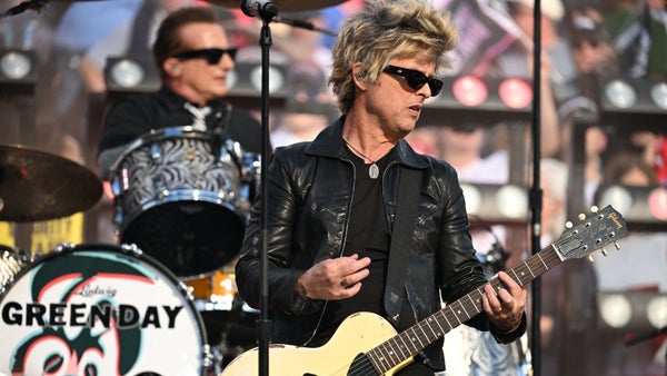Billie Joe Armstrong de Green Day abrió el Super Bowl LX en el Levi’s Stadium