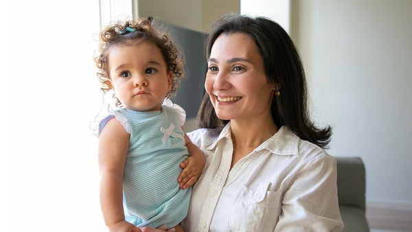 Madres cabeza de hogar pueden acceder hasta ocho subsidios: conozca cuáles y cómo hacerlo