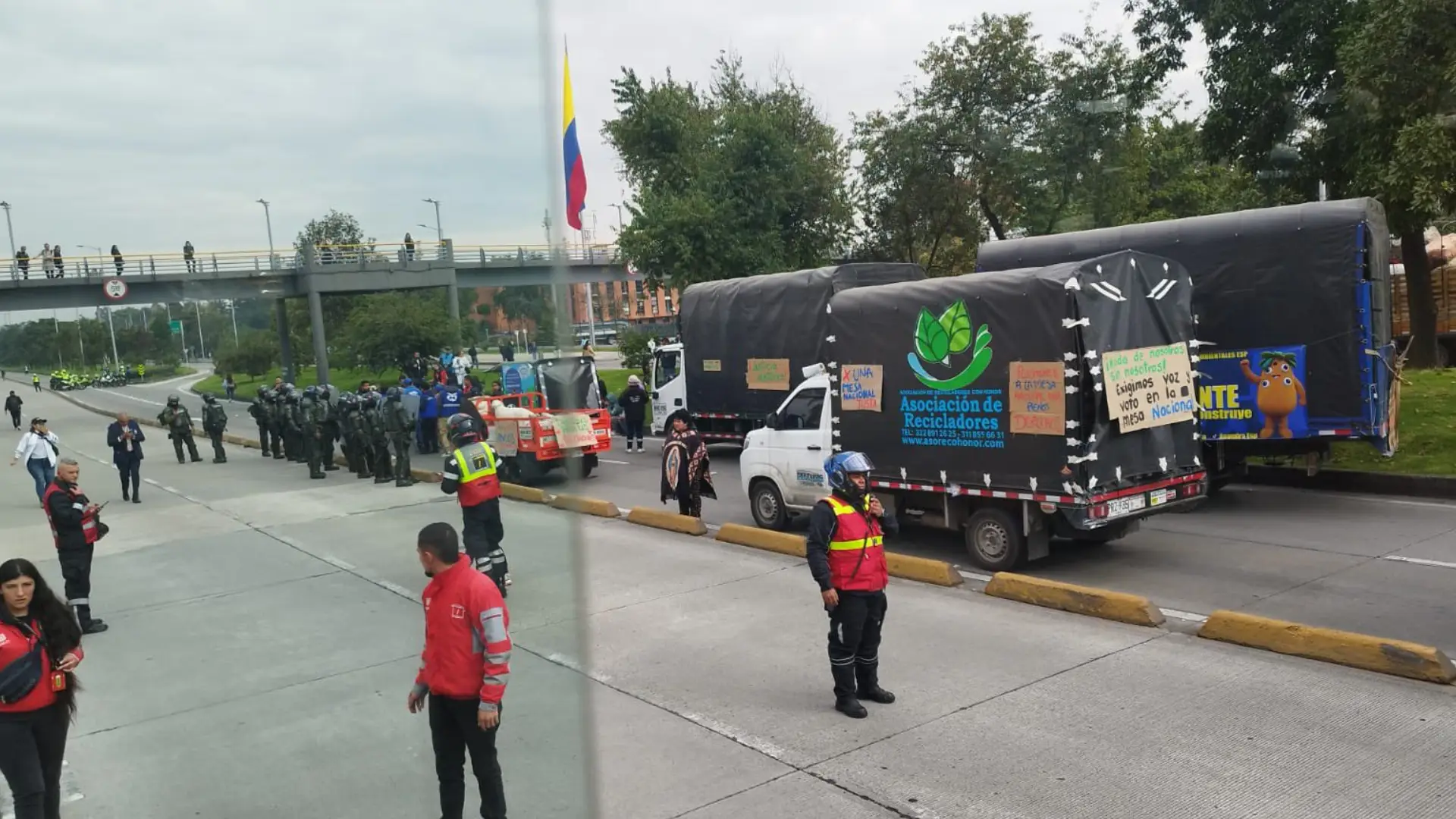 Caos en la calle 26 y la Autopista Norte por manifestaciones: otro 'plan tortuga' paraliza Bogotá