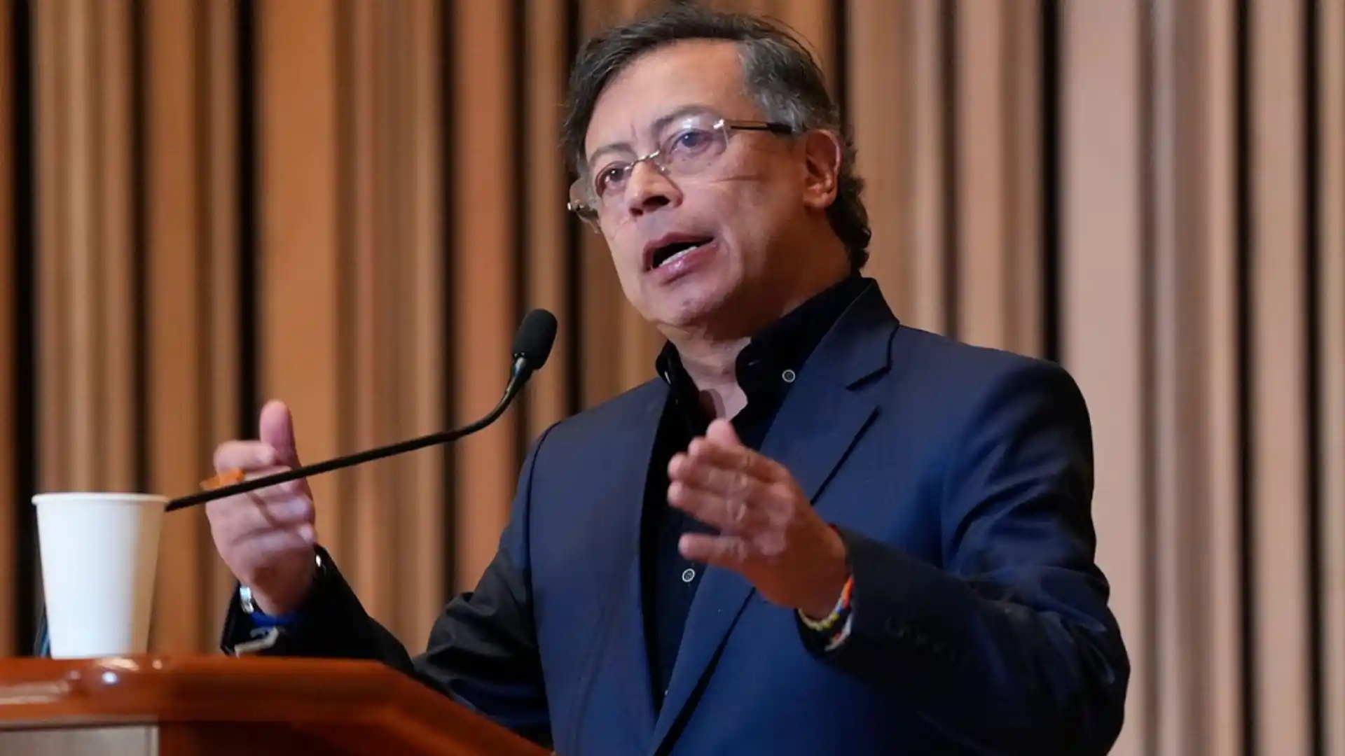 El presidente Gustavo Petro cuestionó la decisión del Consejo de Estado de suspender el decreto de salario mínimo