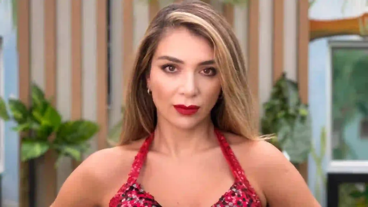 Marilyn Patiño Kissed Another Ex-Participant of The House of Famous at the Barranquilla Carnival