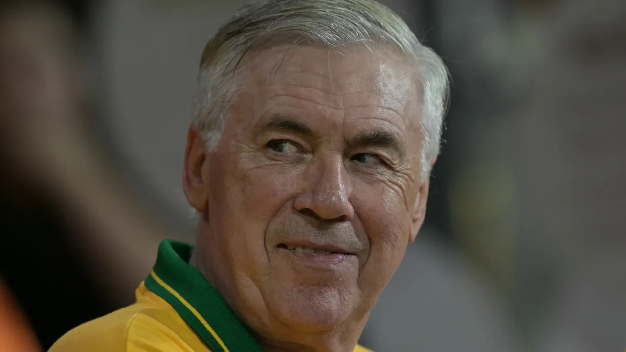 Carlo Ancelotti's viral photo at the Rio Carnival being kissed by three women