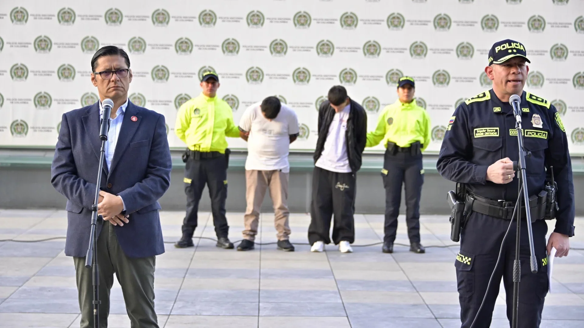 Secretario de Seguridad y Comandante Mebog