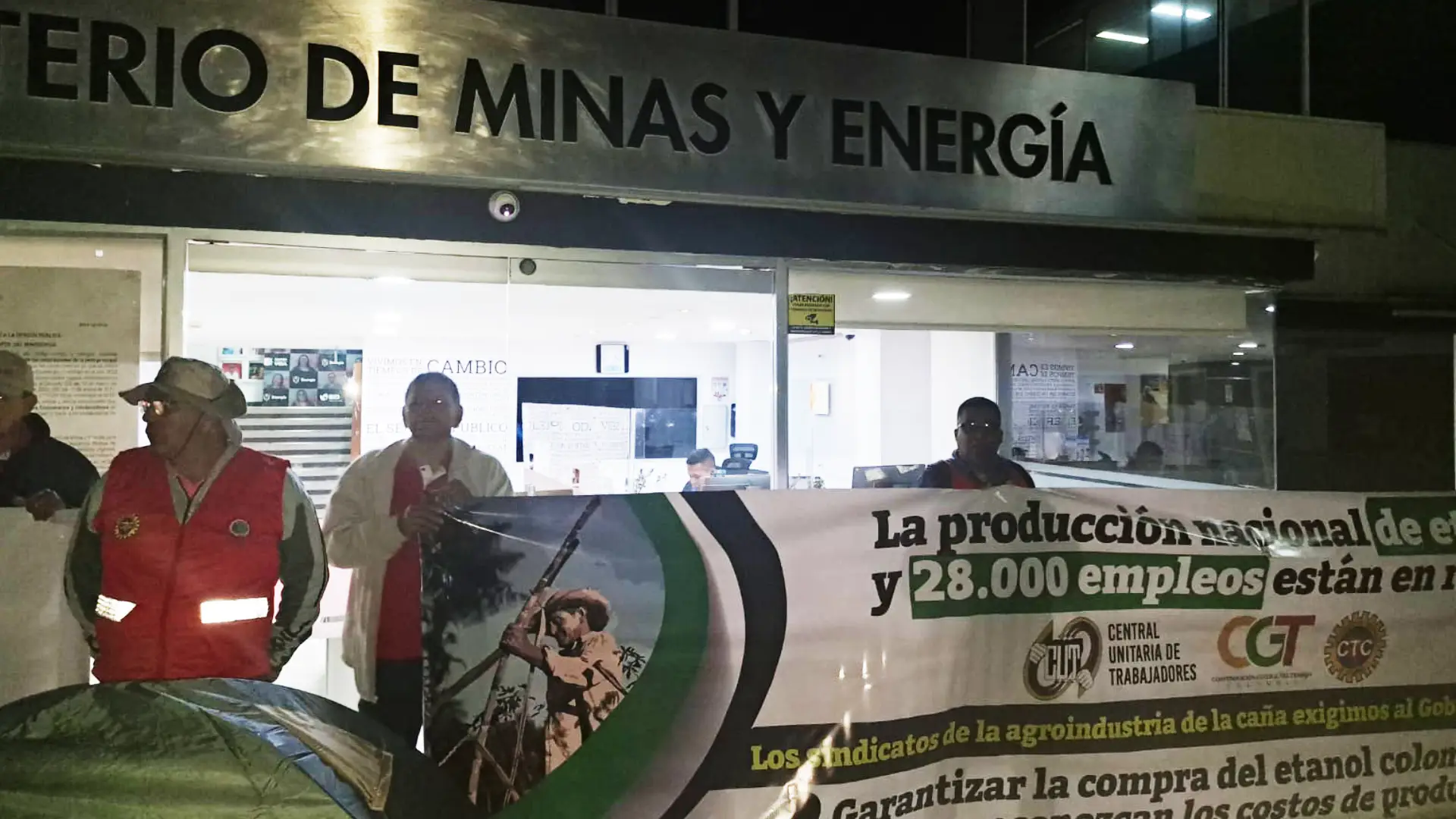 Sindicatos se toman el Ministerio de Minas para exigir garantías al sector de biocombustibles