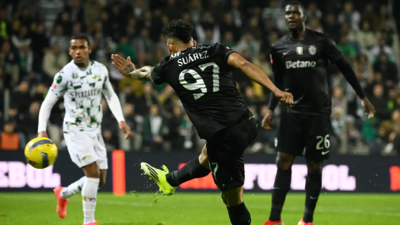 Cover image for Luis Javier Suárez Scores Decisive Goal for Sporting Lisbon Against Moreirense