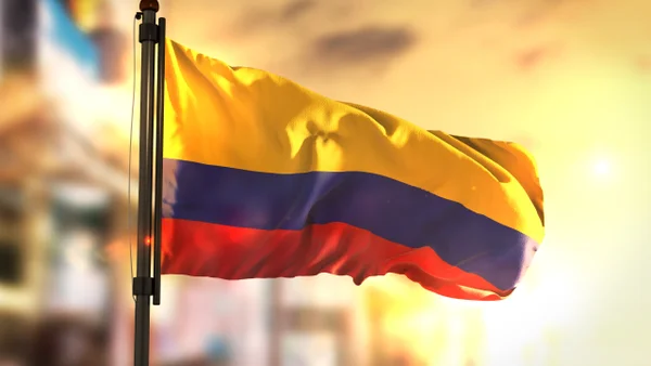 Candidatos al Senado no se guardaron nada y protagonizaron fuerte debate sobre convocar a una constituyente