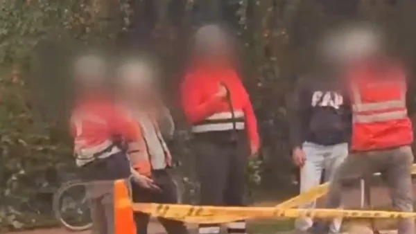 Con conos y uniforme "oficial": así cayó banda que fingía ser del IDU para robar cables de fibra óptica en Suba Con conos y uniforme "oficial": así cayó banda que fingía ser del IDU para robar cables de fibra óptica en Suba