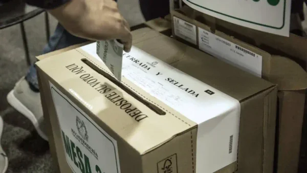 Si las elecciones a la Presidencia fueran mañana, los colombianos votarían de esta manera