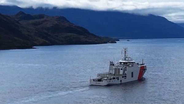 Desde el muelle Prat, el ARC Simón Bolívar inicia su regreso a Cartagena tras expedición en la Antártida Desde el muelle Prat, el ARC Simón Bolívar inicia su regreso a Cartagena tras expedición en la Antártida