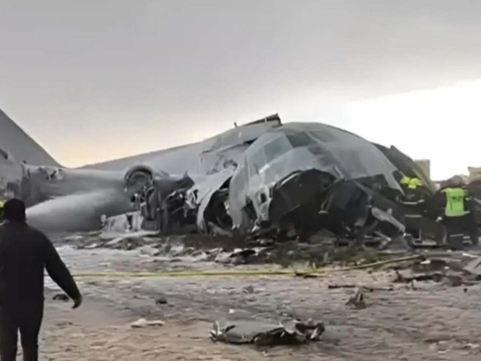 Trágico accidente aéreo en Bolivia: avión militar se estrelló cerca del aeropuerto de El Alto