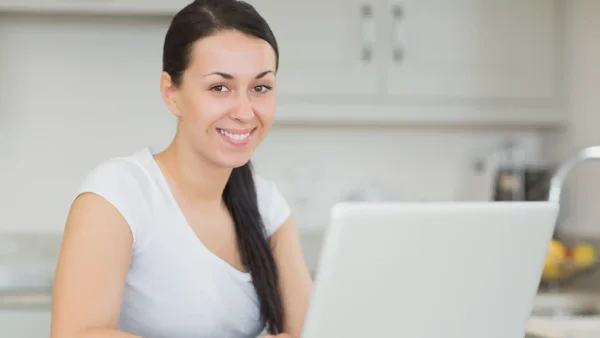 Llamado a mujeres en Colombia por documento clave que deben tener para la aprobación de su pensión