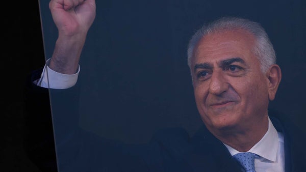 Tensión en Irán: ¿El heredero del sha Pahlavi podría convertirse en una figura clave si cae el régimen? Tensión en Irán: ¿El heredero del sha Pahlavi podría convertirse en una figura clave si cae el régimen?