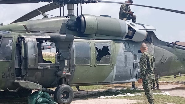 Ataque a helicóptero del Ejército en Bolívar deja 8 militares heridos Ataque a helicóptero del Ejército en Bolívar deja 8 militares heridos