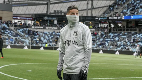 Técnico del Minnesota United no se guardó nada y reveló la razón por la que James no ha debutado
